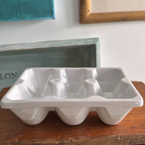 Ceramic Egg Carton Organizer Candy Dish - Picture 4 of 5